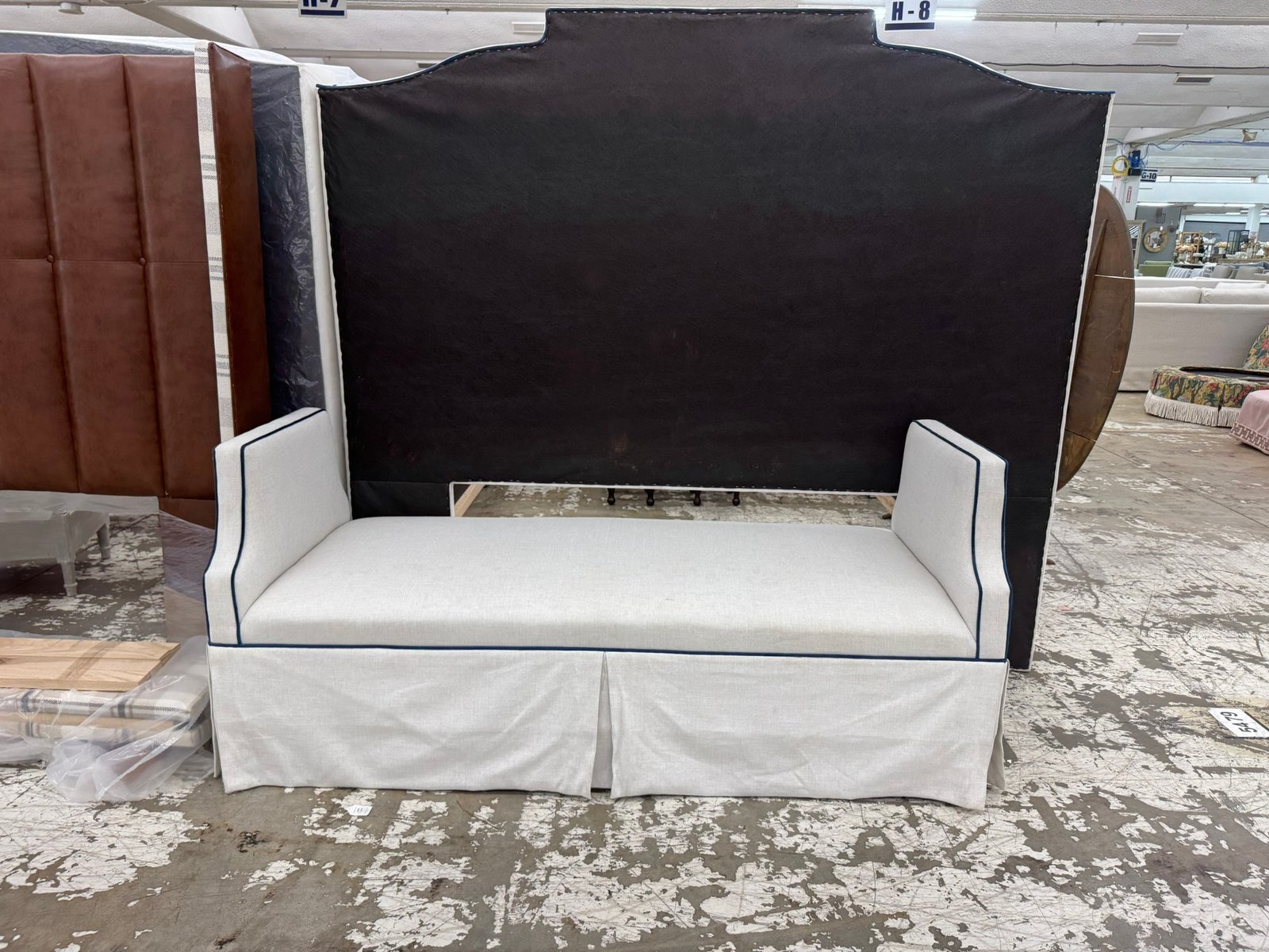Skirted Daybed with Navy Piping